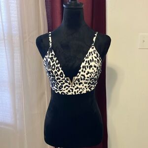 This bikini top is ready for your vacation to the beach.